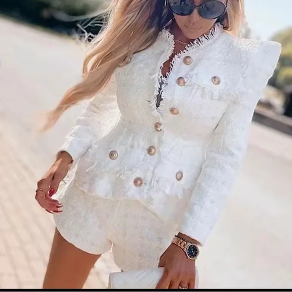 Elegant White Women's Pantsuit - Picture 6 of 16